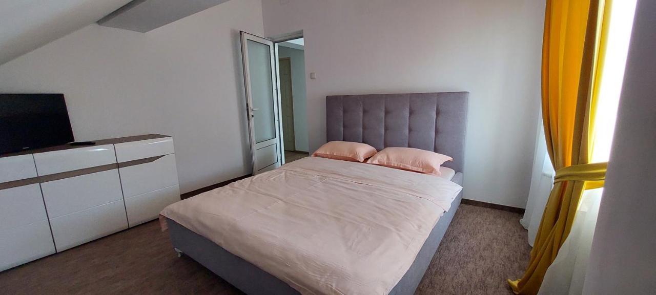 Central Palace Iasi Apart 2 Екстериор снимка